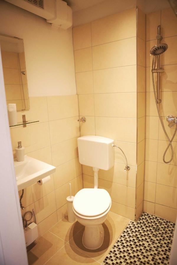 Studio Rome In Der Altstadt Apartment Фрайбург Екстериор снимка